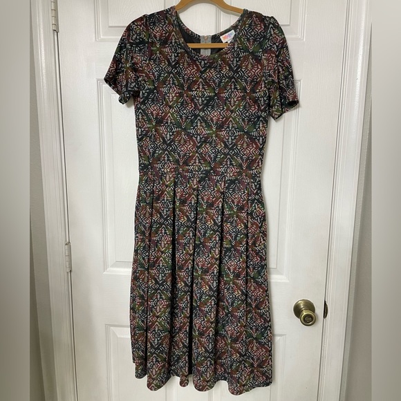 LuLaRoe Dresses & Skirts - LuLaRoe Amelia Dress Pockets Large